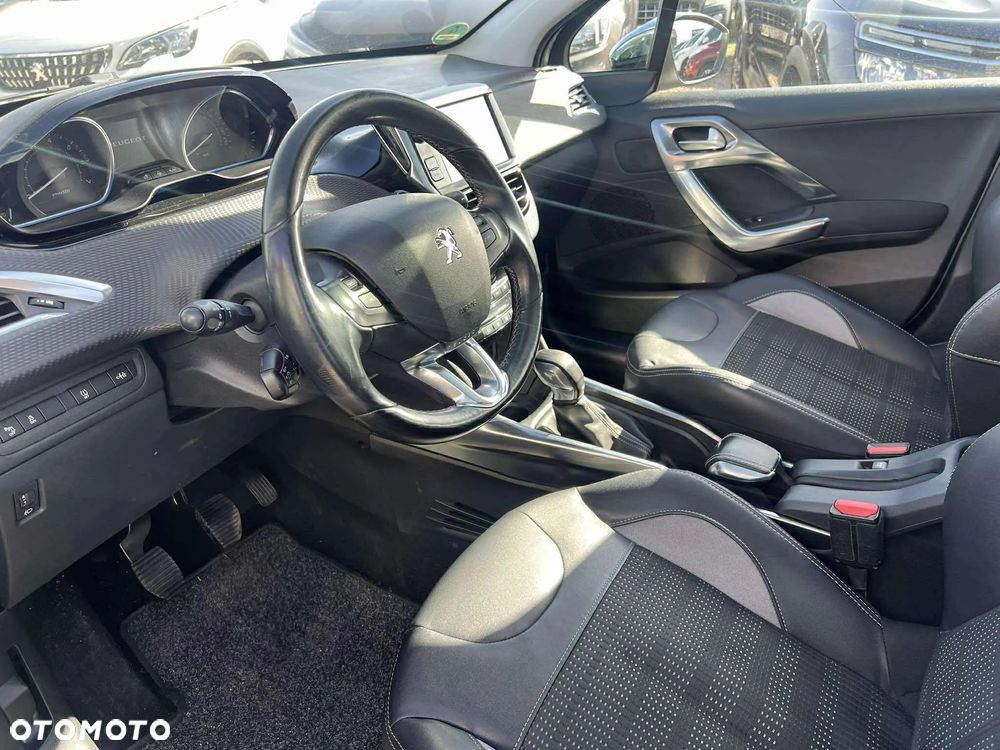 Peugeot 2008 - 12