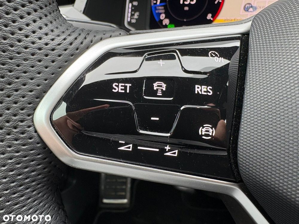 Volkswagen Arteon 2.0 TSI R-Line DSG - 25