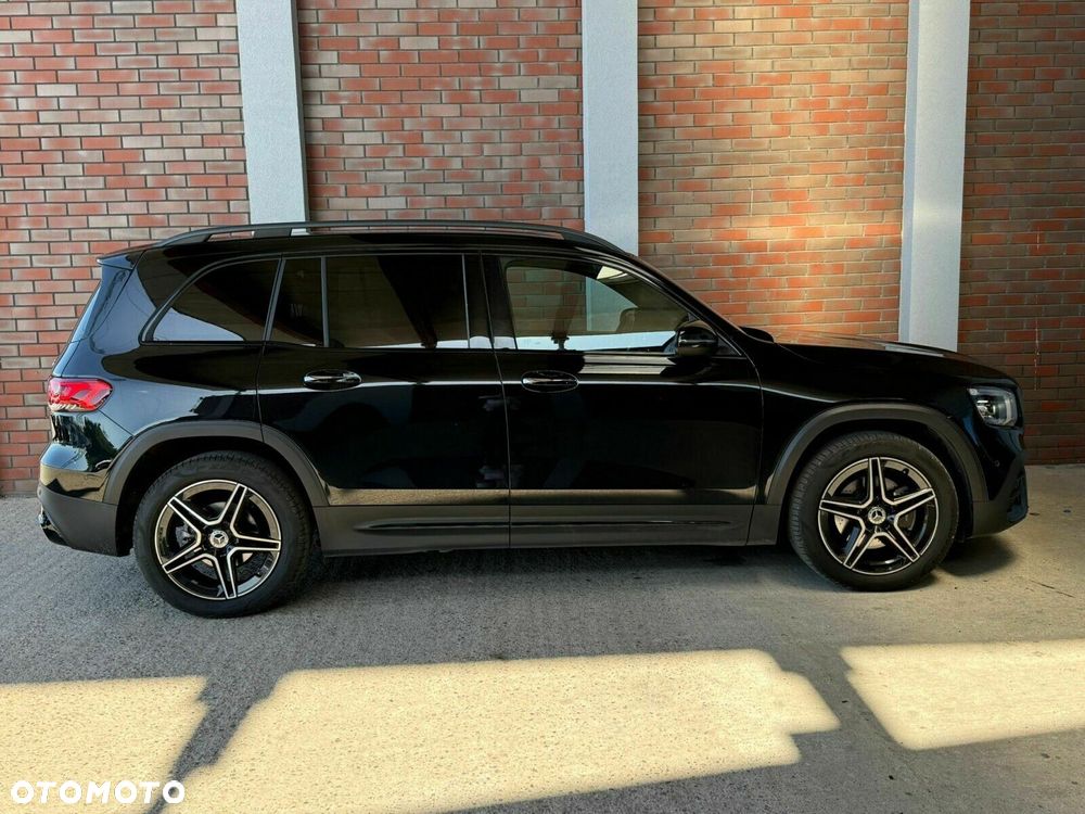 Mercedes-Benz GLB - 8