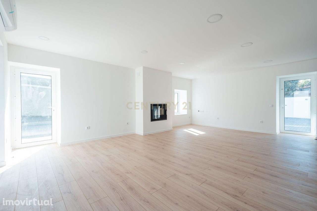 Moradia T3 em estado nova com pátio,churrasco coberto e vista panorâmi - Grande imagem: 2/47