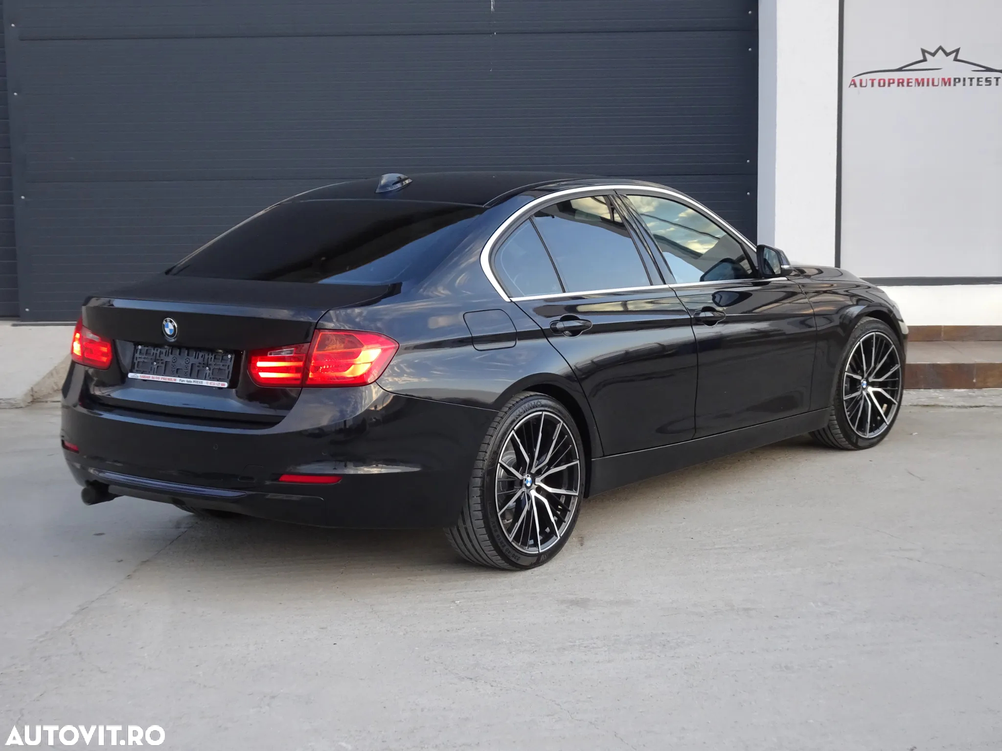 BMW Seria 3 320i Efficient Dynamics Edition Sport Line - 12