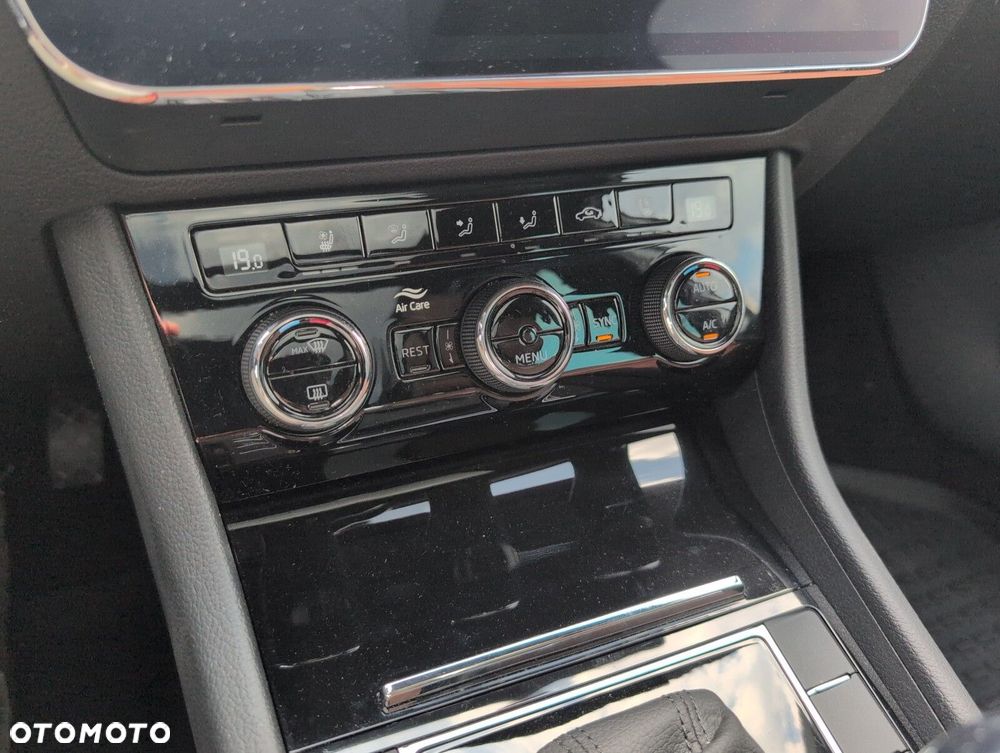 Skoda Superb 2.0 TDI SCR L&K DSG - 37