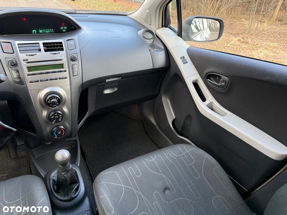 Toyota Yaris 1.0 VVT-i Sol - 19