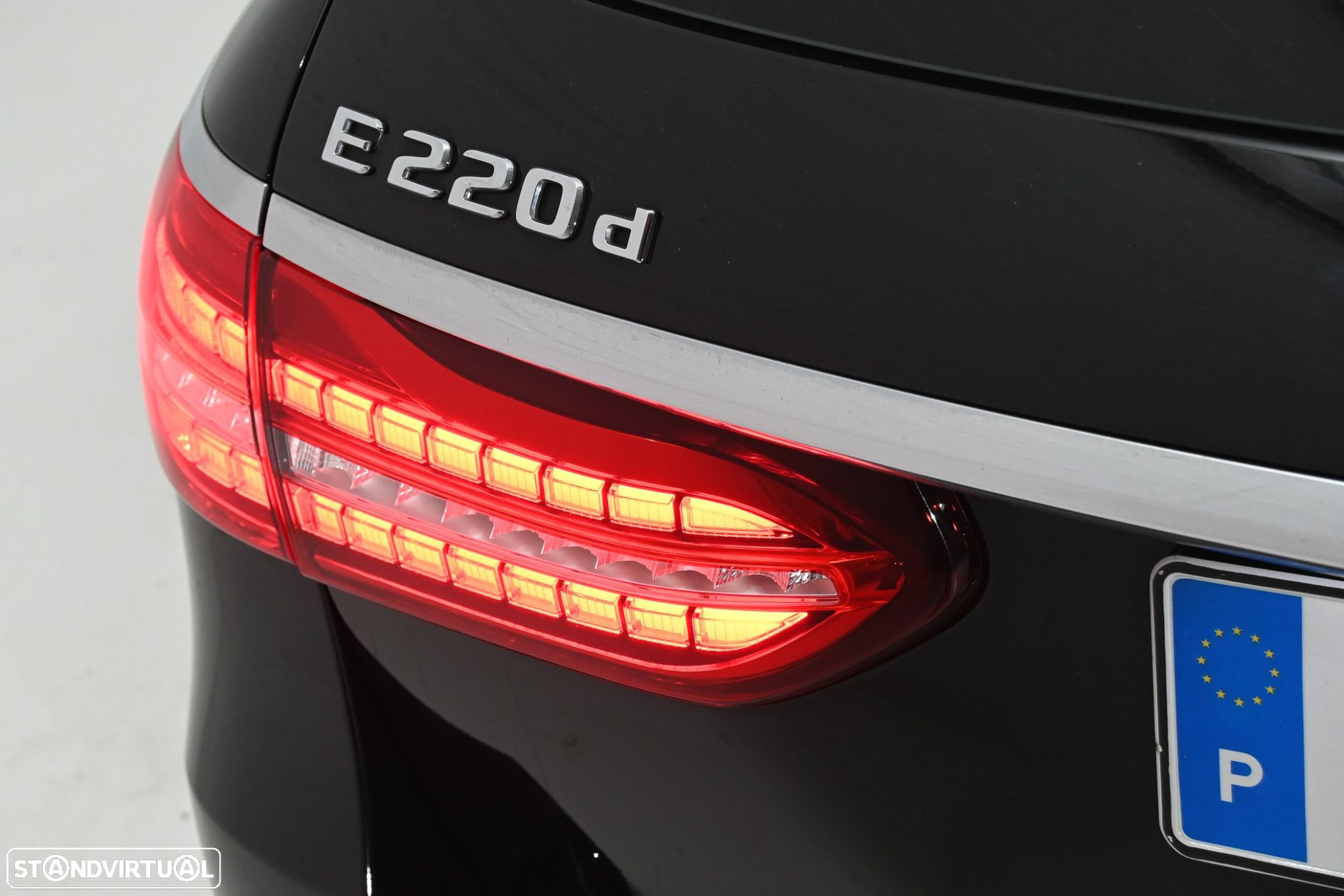 Mercedes-Benz E 220 d AMG Line 7L - 12