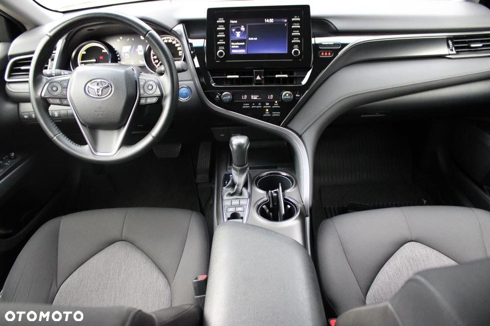 Toyota Camry - 10