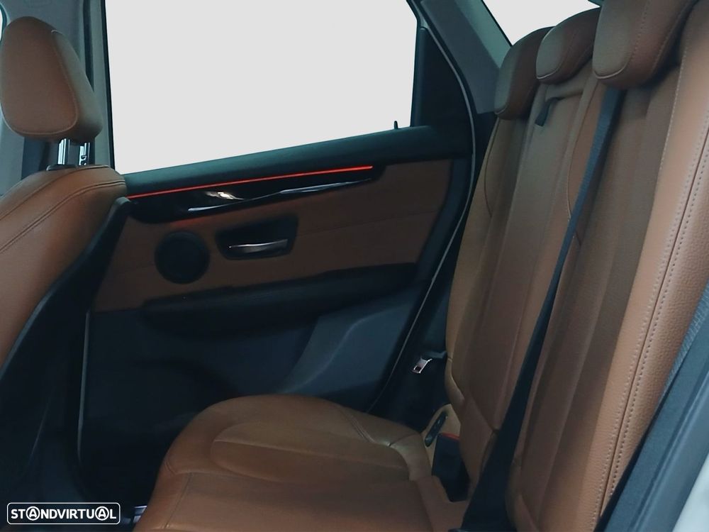 BMW 218 Active Tourer d Advantage Auto - 8