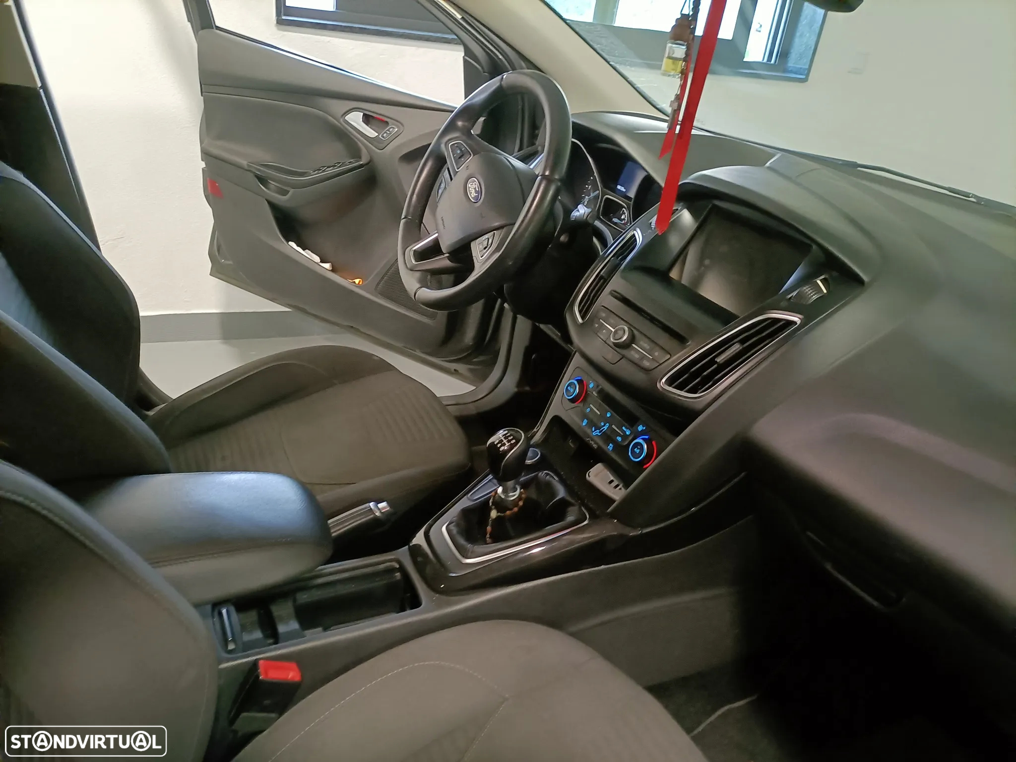 Ford Focus SW 1.5 TDCi Titanium - 9