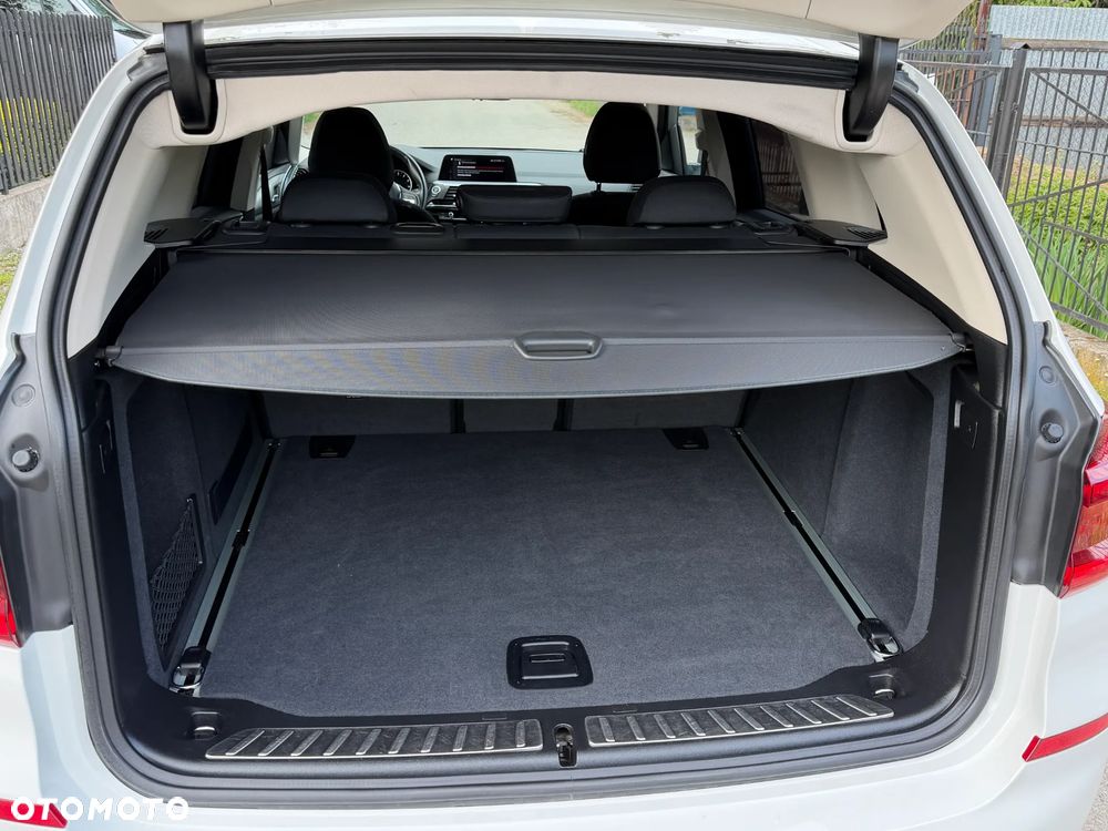 BMW X3 xDrive20i GPF Advantage - 35
