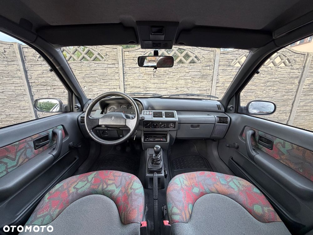 Renault Clio - 10