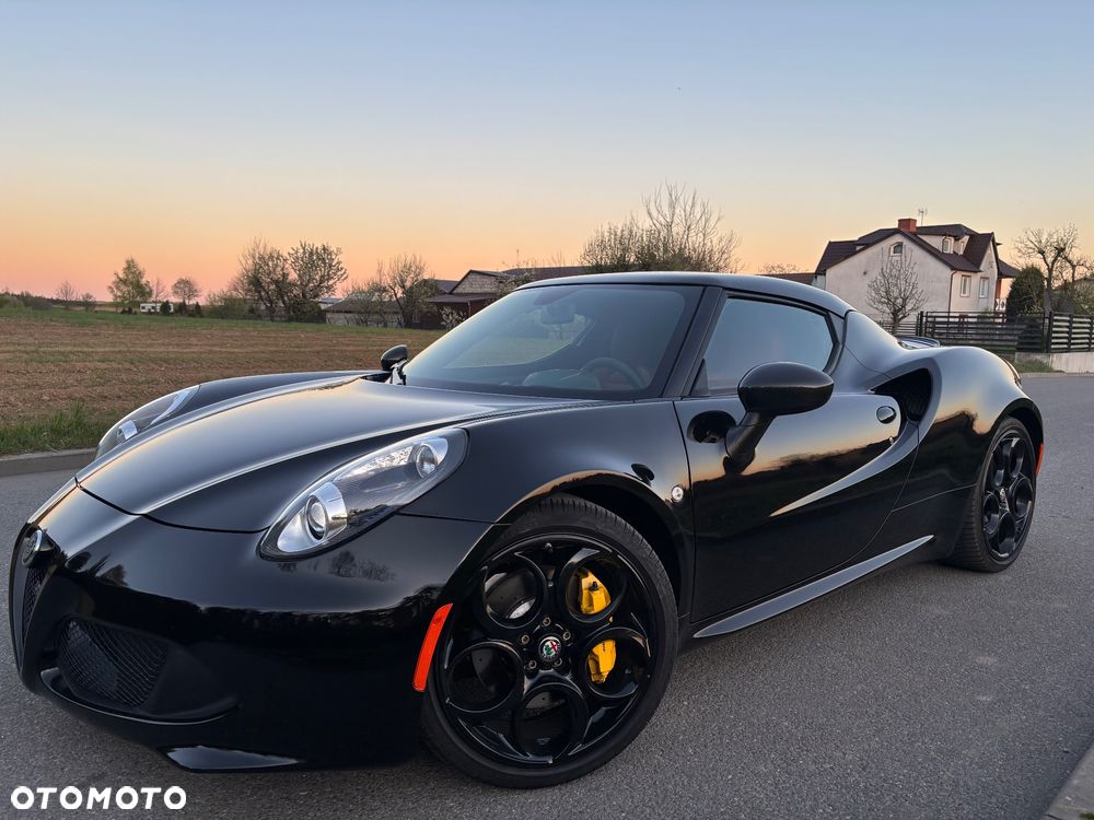 Alfa Romeo 4C - 11