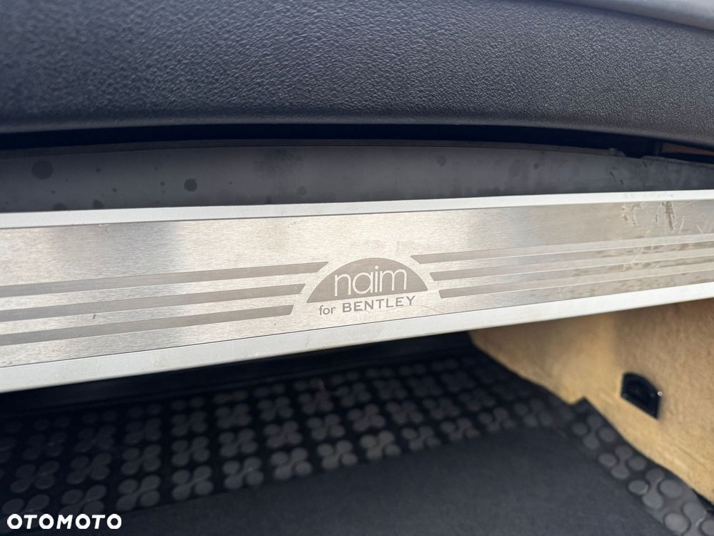 Bentley Flying Spur - 25