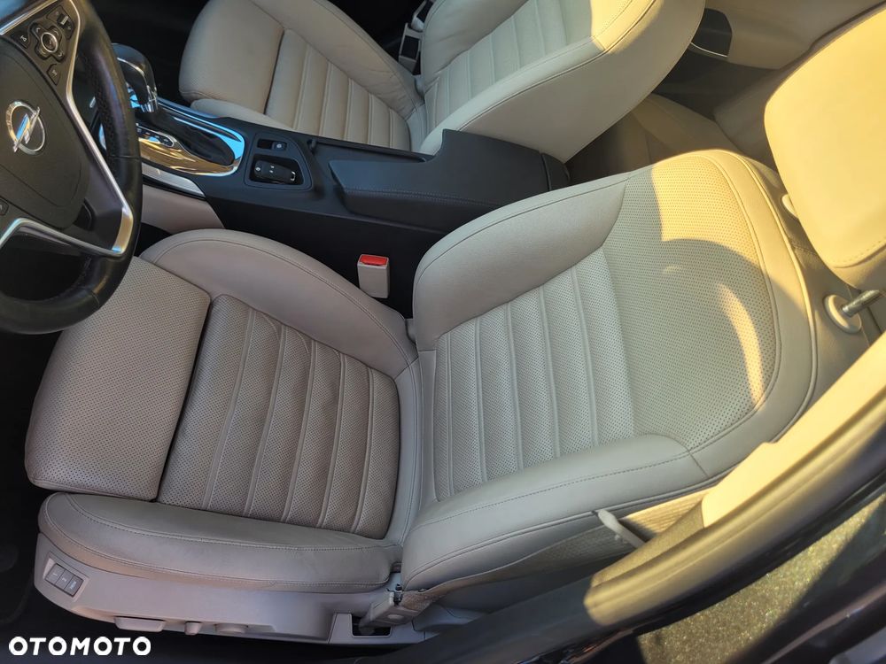 Opel Insignia - 10