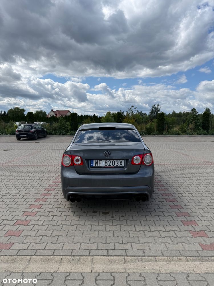 Volkswagen Jetta 2.0 TSI Sportline DSG - 4