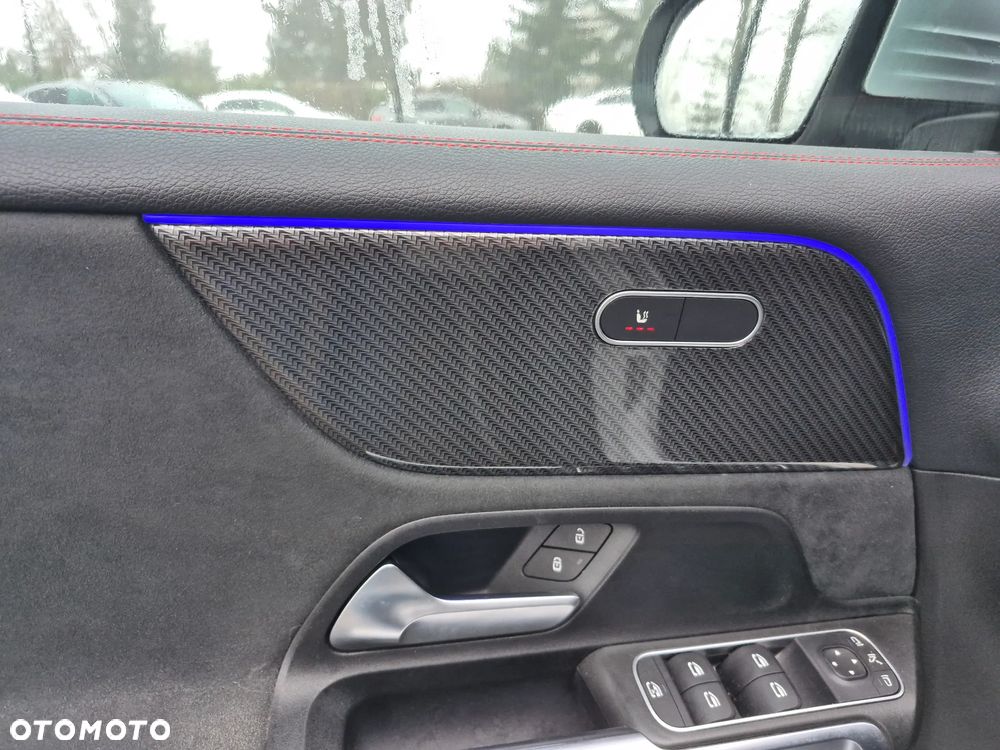 Mercedes-Benz GLB 200 AMG Line 7G-DCT - 17