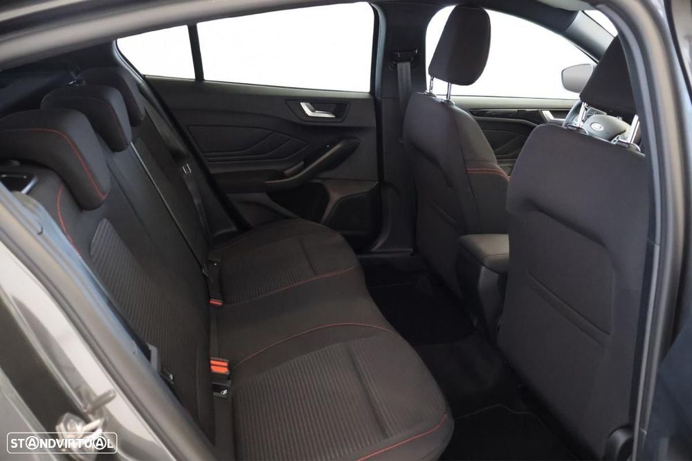 Ford Focus 1.0 EcoBoost MHEV ST-Line - 16