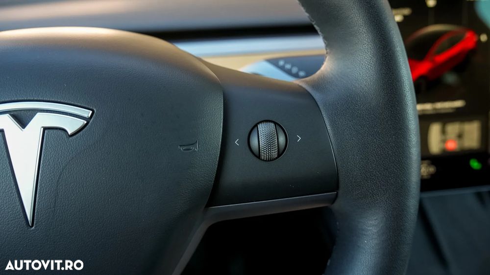Tesla Model Y - 26
