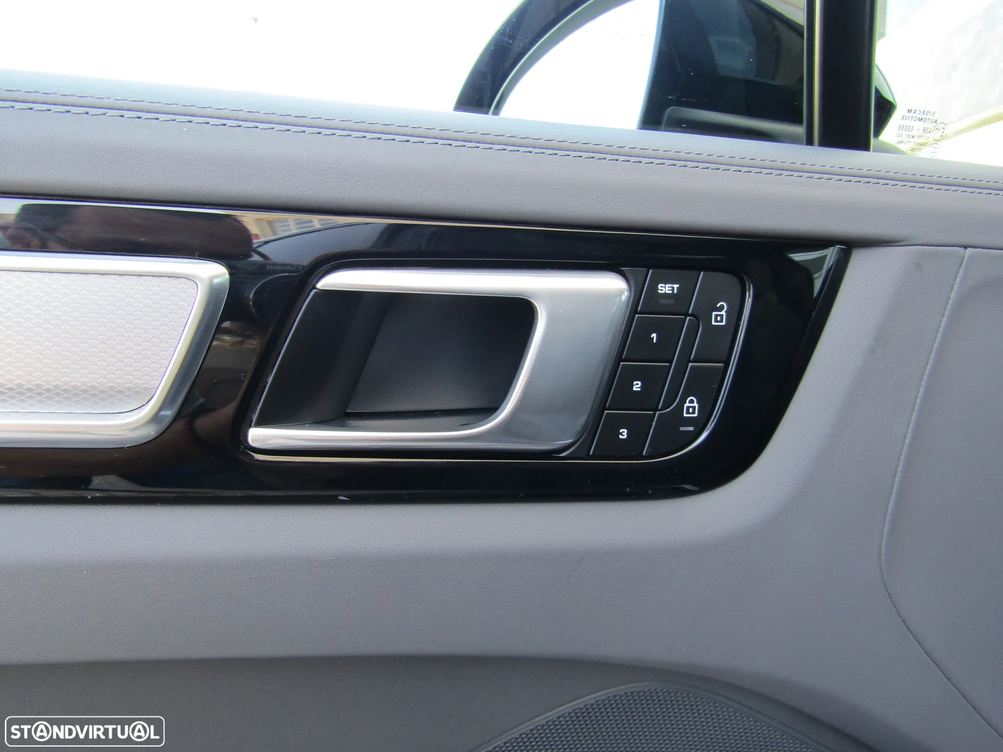 Porsche Cayenne E-Hybrid Platinum Edition - 12