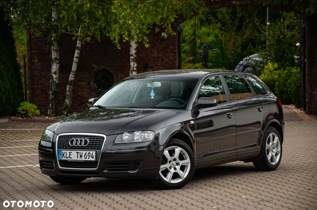 Audi A3 1.6 Ambiente - 1