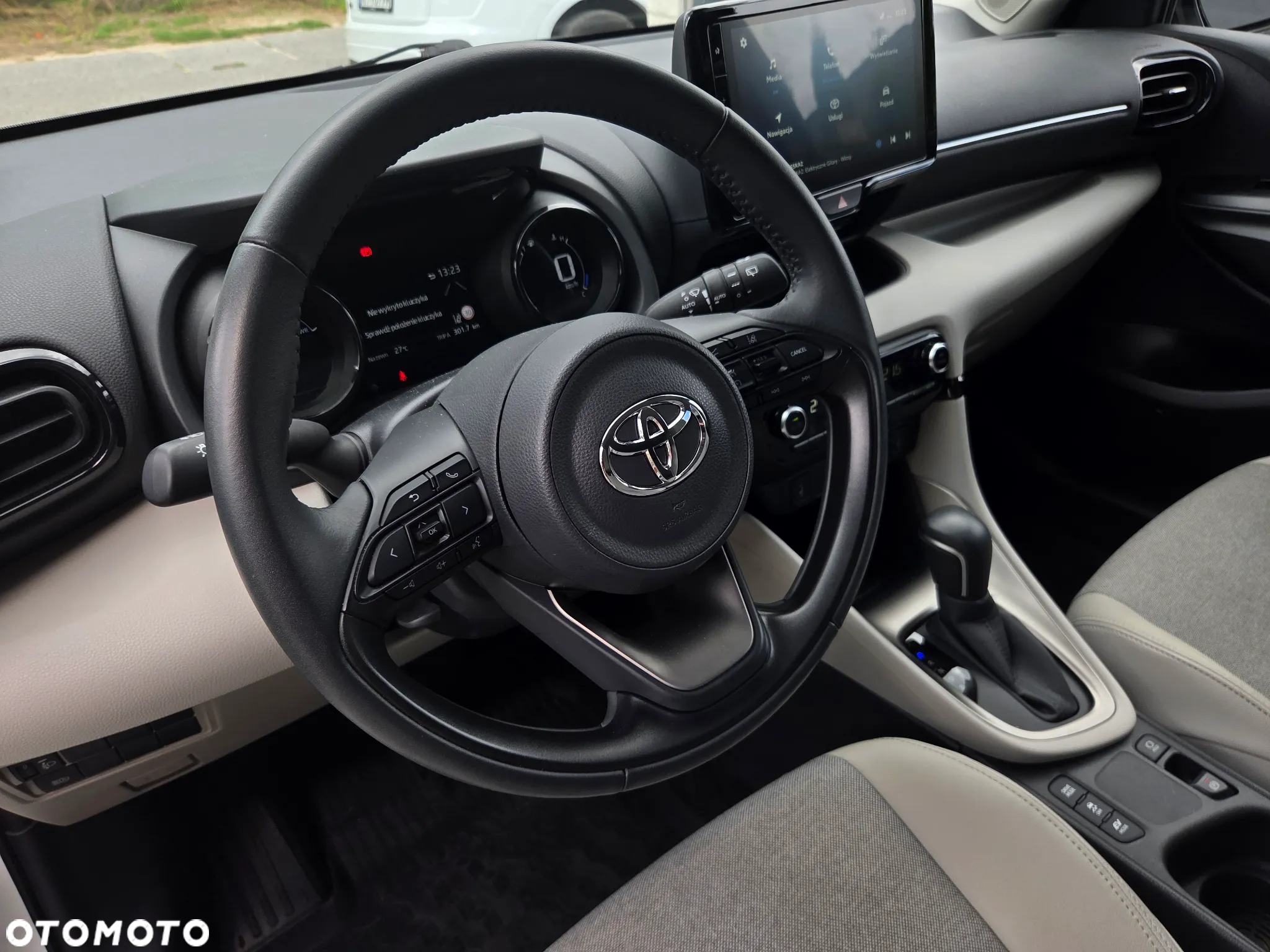 Toyota Yaris Hybrid 1.5 Executive - 14