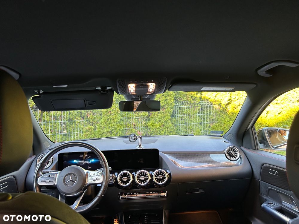 Mercedes-Benz GLA - 28