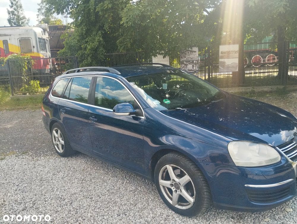 Volkswagen Golf - 2