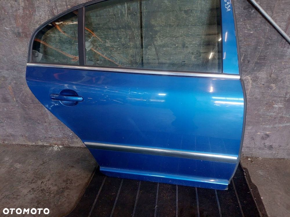 DRZWI KOMPLETNE PRAWY TYŁ SKODA SUPERB I 9461 - 3