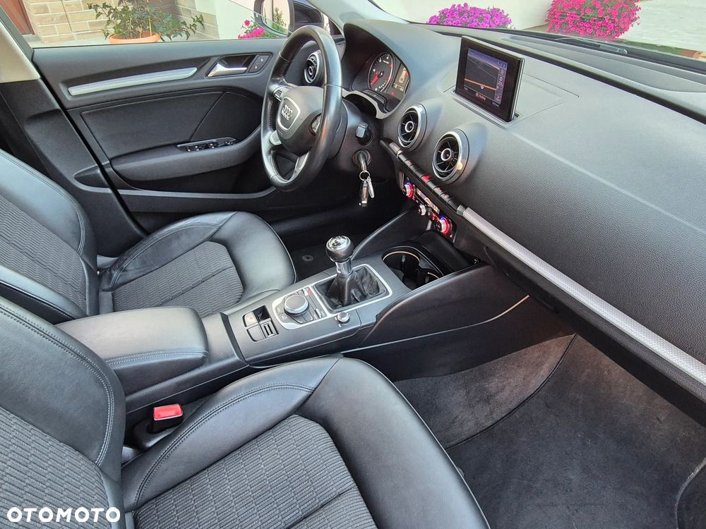 Audi A3 Sportback 1.6 TDI Ambiente - 6