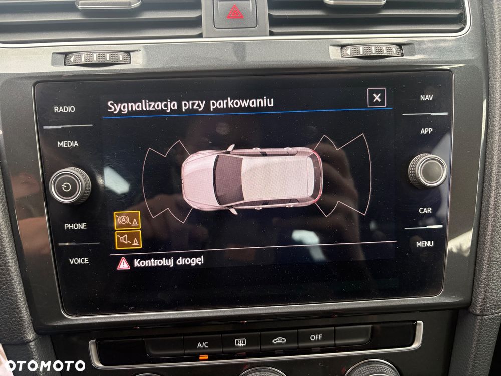 Volkswagen Golf 1.6 TDI BMT Comfortline - 20