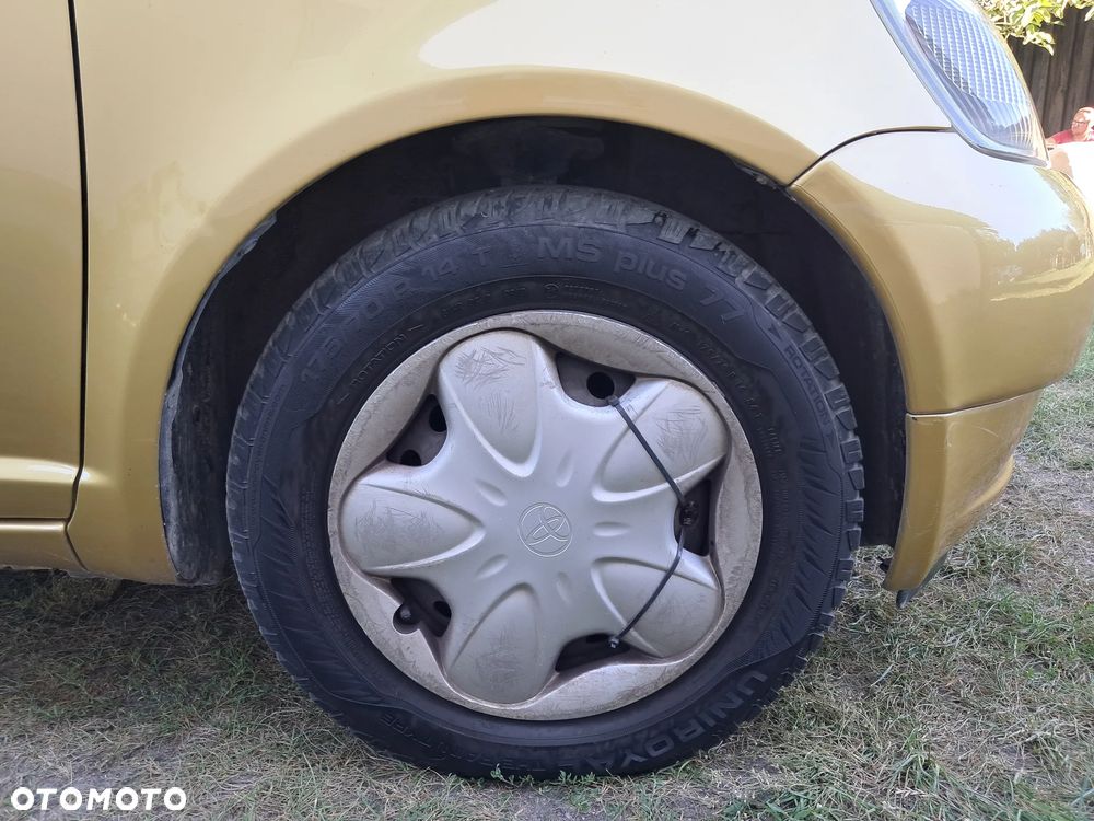 Toyota Yaris - 24