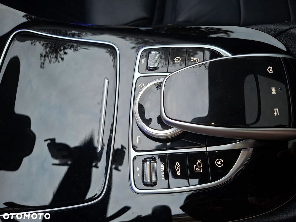 Mercedes-Benz Klasa E 220 d 4-Matic All-Terrain - 24