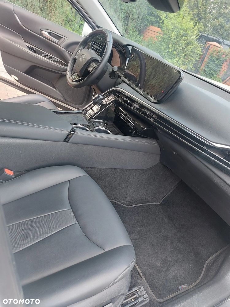 Toyota Mirai Prestige - 18