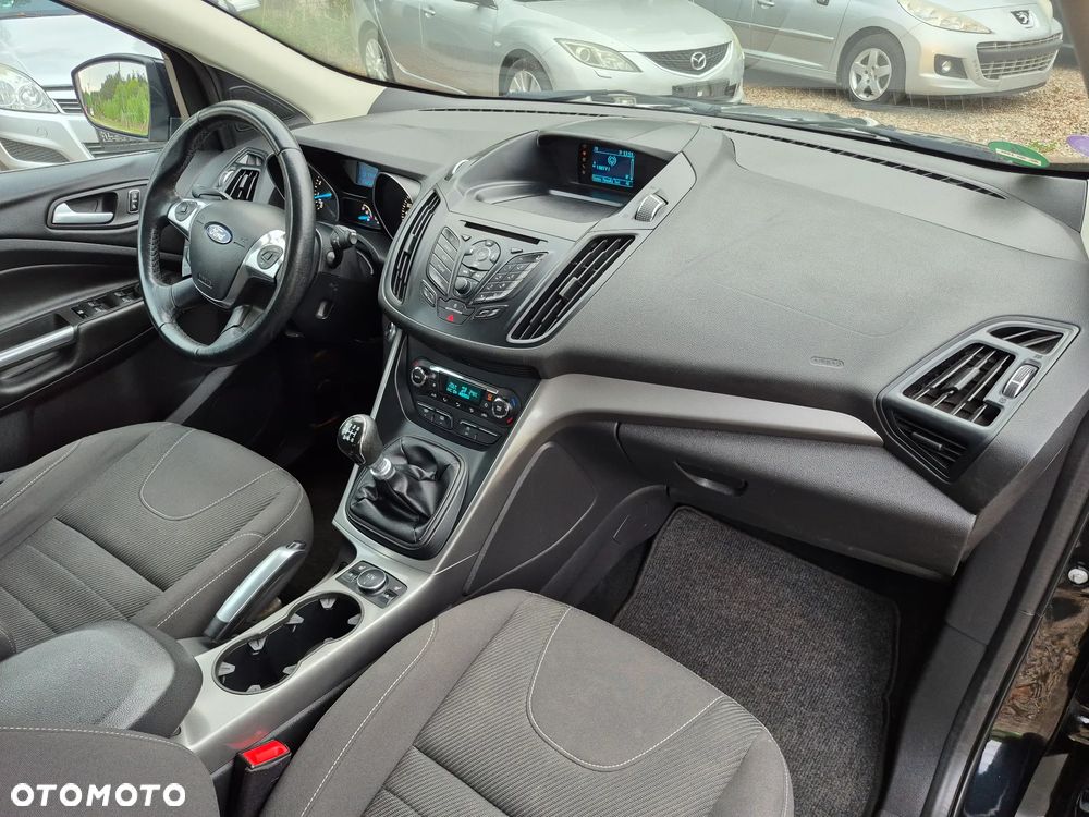 Ford Kuga 1.6 EcoBoost 2x4 Titanium - 22