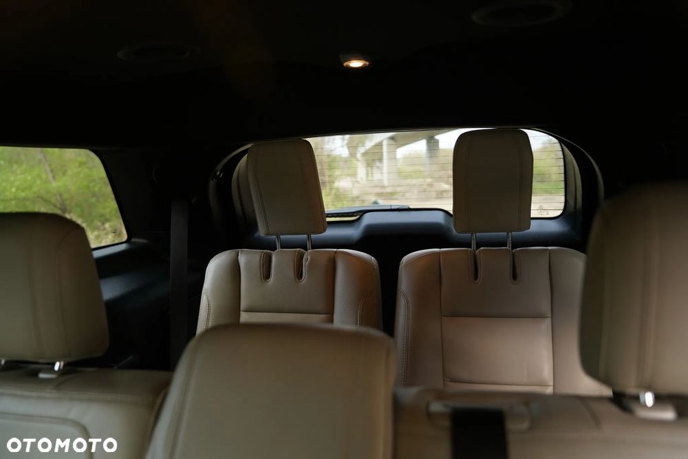Ford Explorer - 25