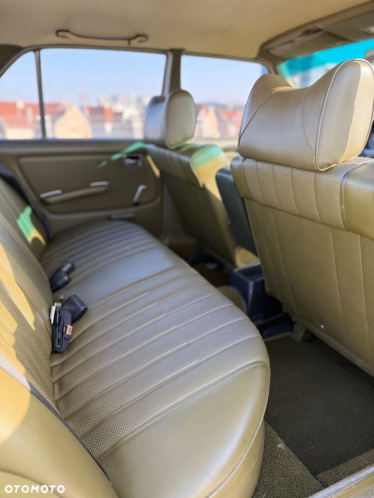 Mercedes-Benz W123 - 22