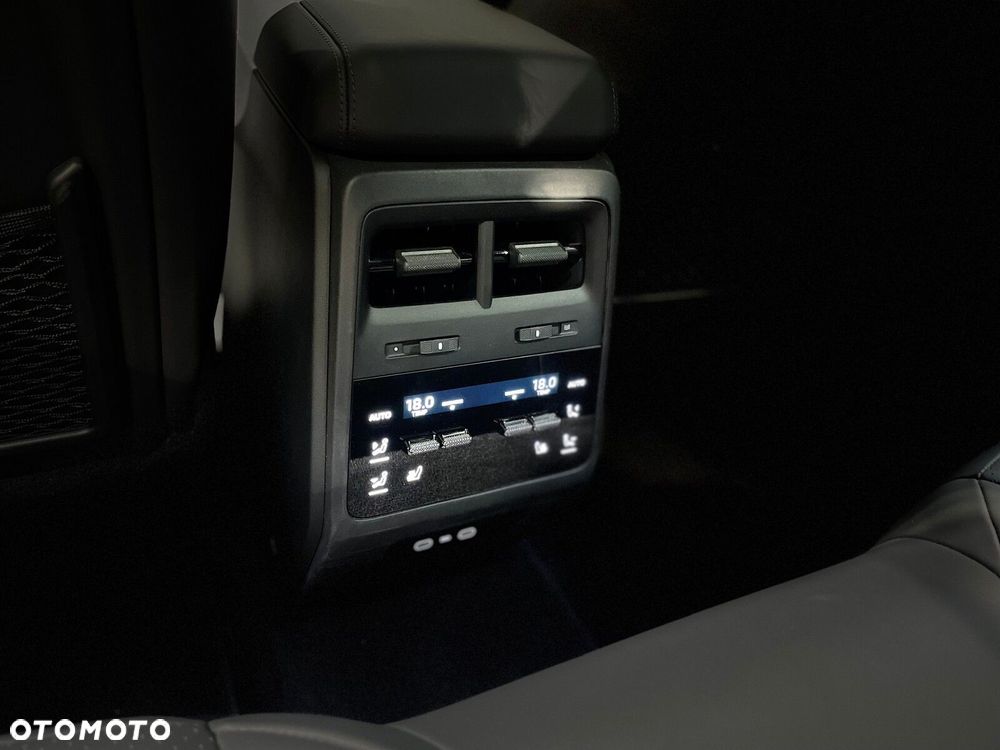 Porsche Macan - 26