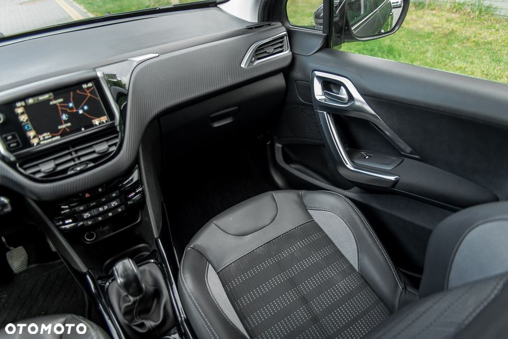 Peugeot 2008 1.6 VTi Allure - 19