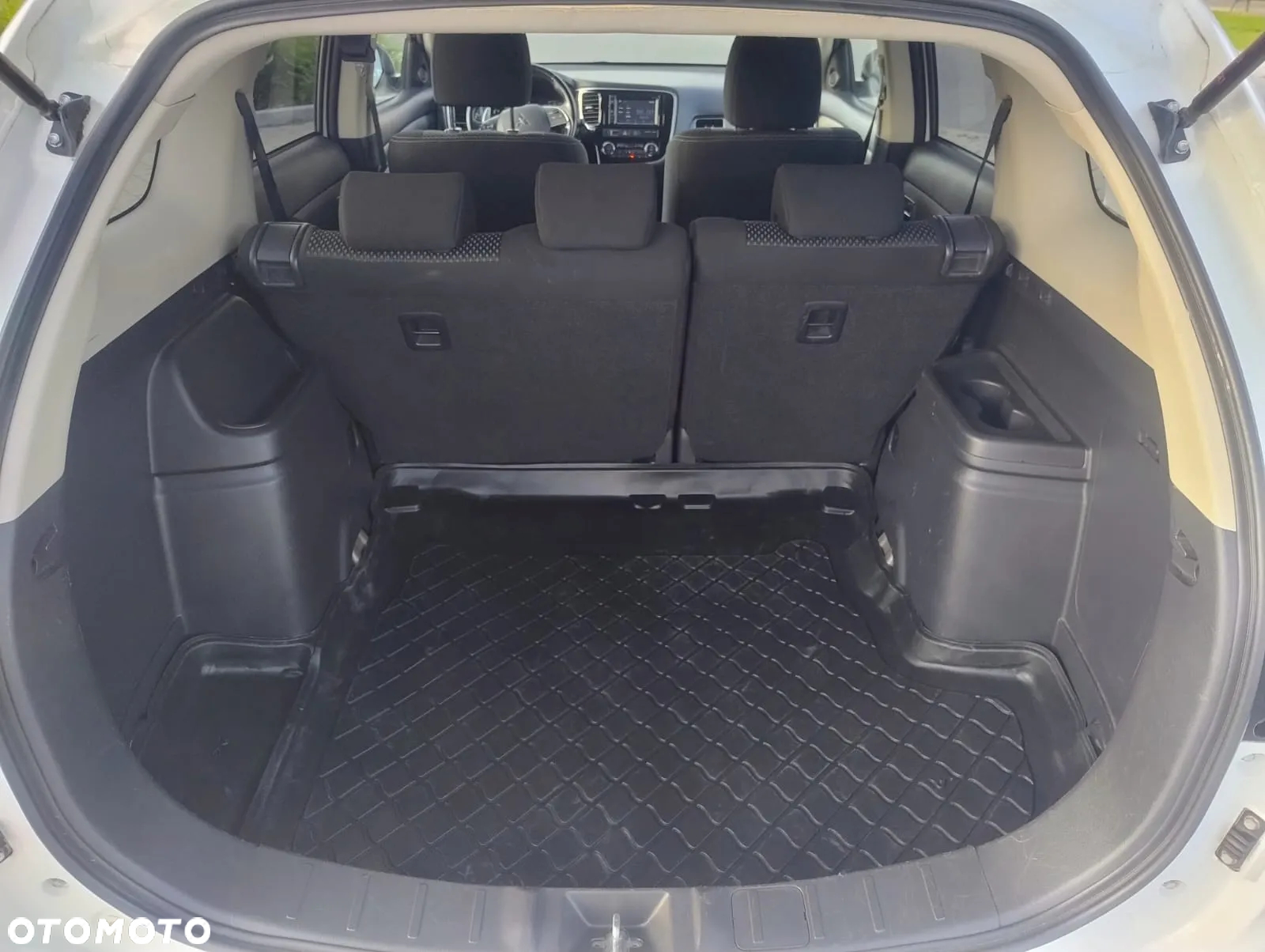 Mitsubishi Outlander 2.0 Intense 4WD CVT - 24