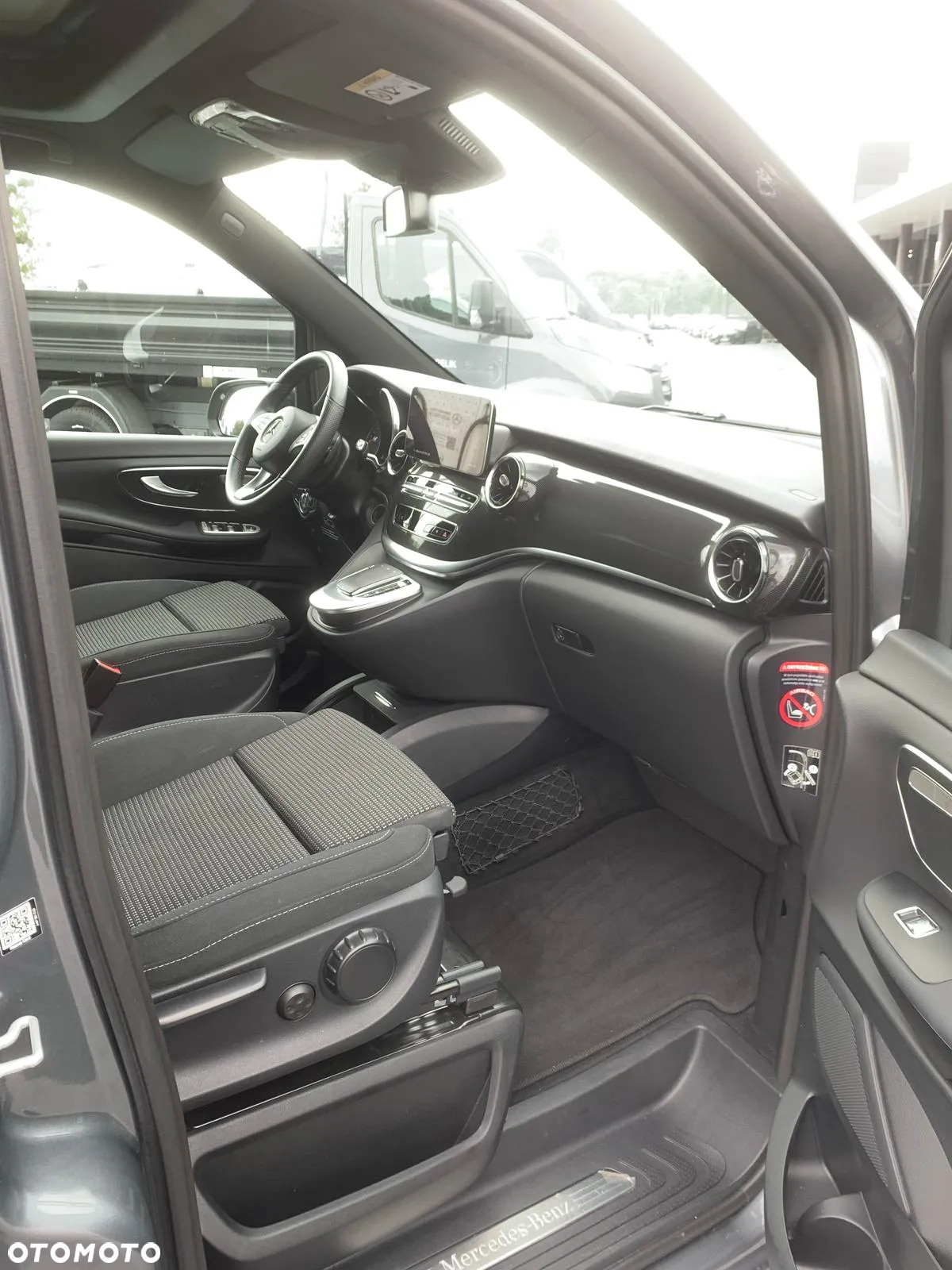 Mercedes-Benz Klasa V 300 d 4-Matic Exclusive 9G-Tronic (d³ugi) - 13