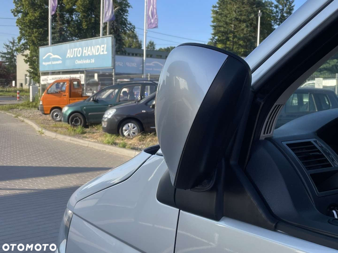 Volkswagen Caravelle - 32