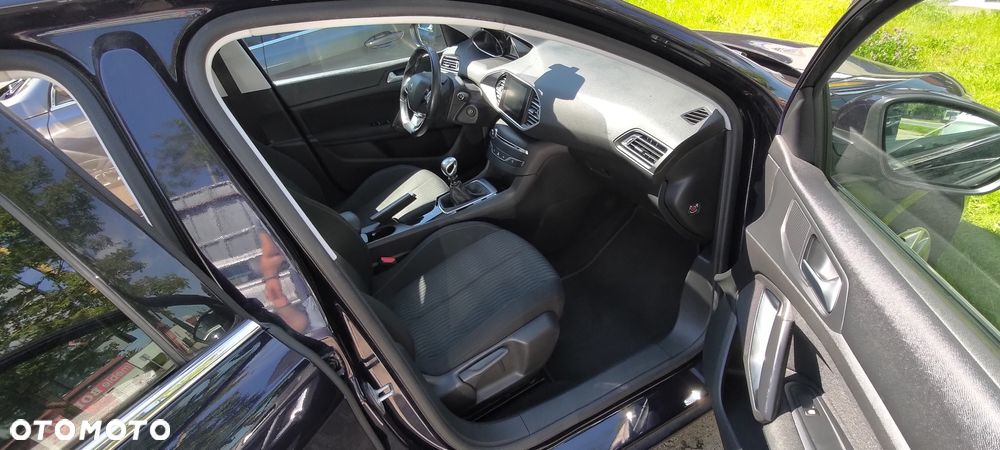 Peugeot 308 1.6 BlueHDi Allure S&S - 9