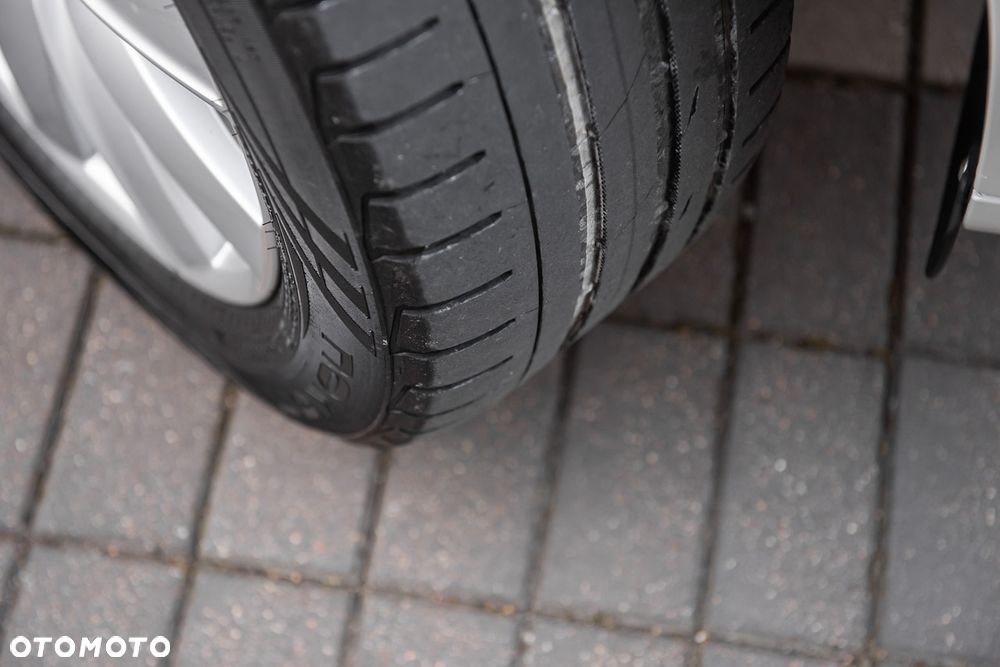 Volvo XC 90 D5 AWD Geartronic Momentum - 36