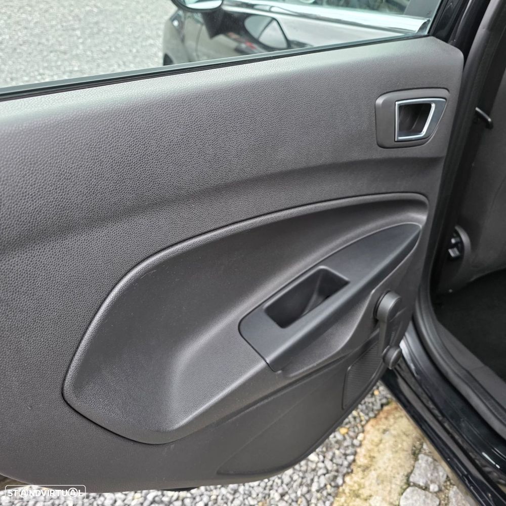 Ford Fiesta 1.5 TDCi Titanium - 31