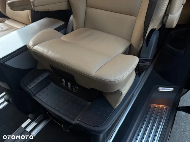 Volkswagen Multivan - 18