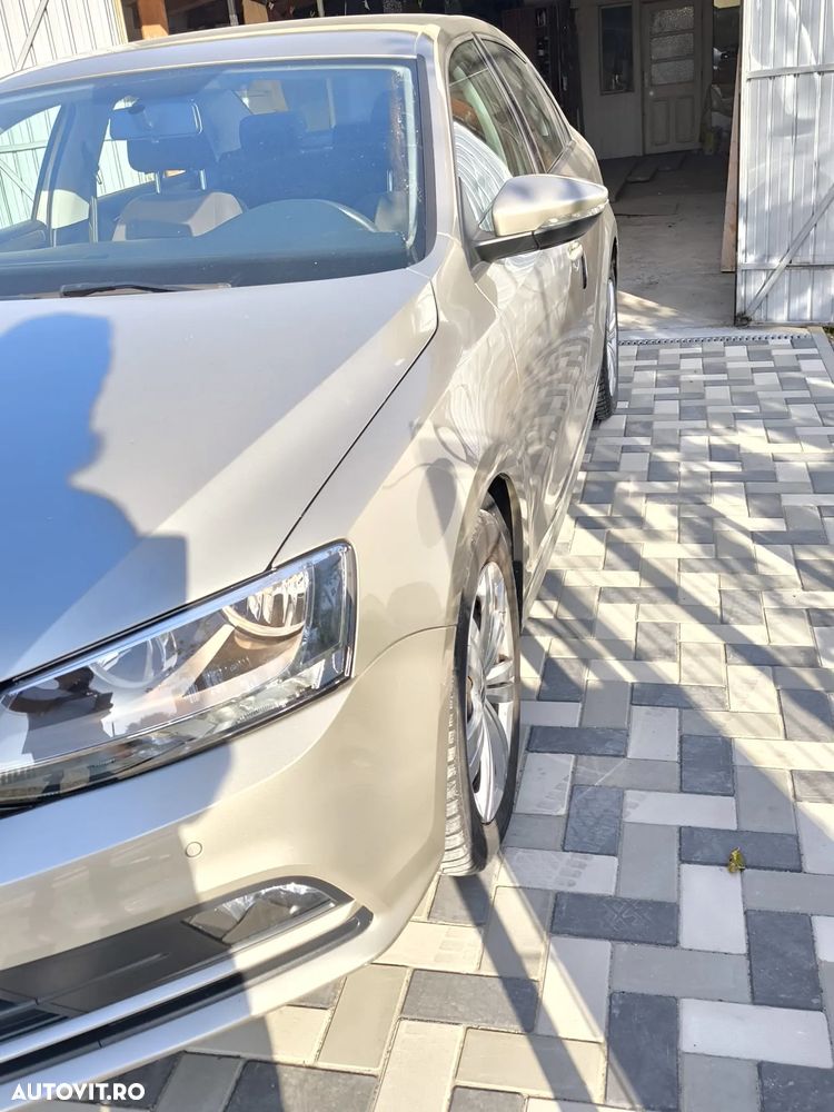 Volkswagen Jetta 1.2 TSI Comfortline - 12