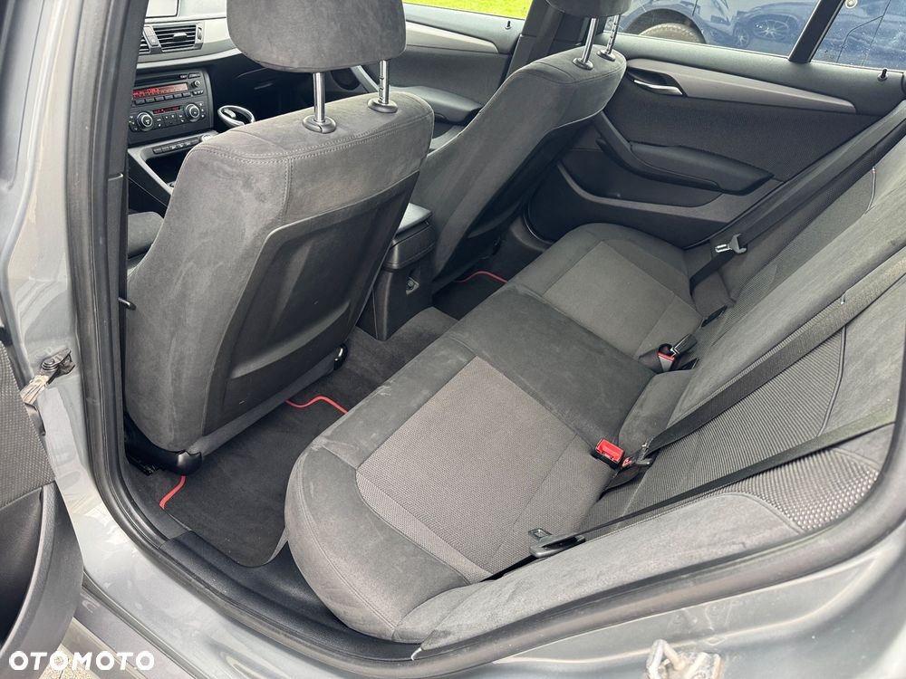 BMW X1 xDrive18d Sport Line - 23