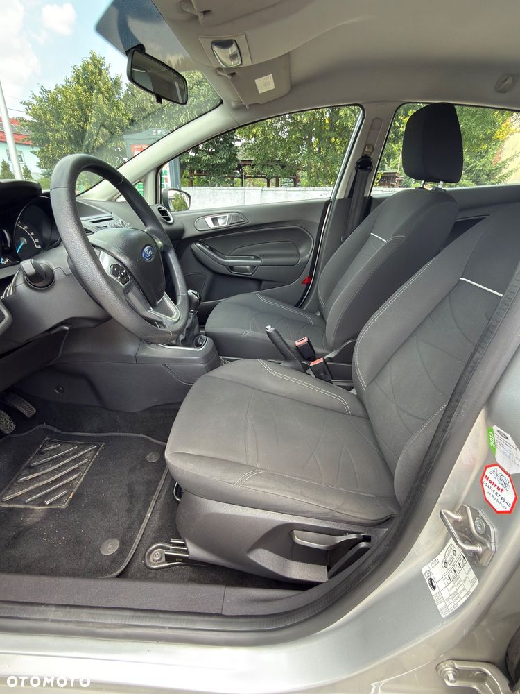 Ford Fiesta 1.25 Champions Edition - 32