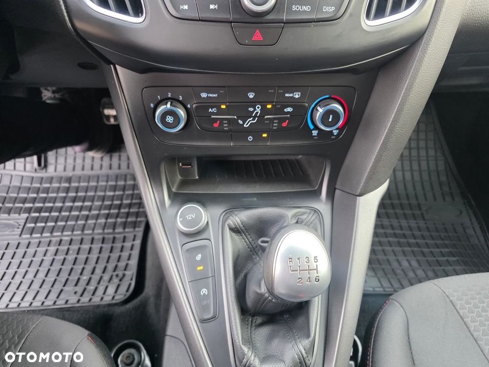 Ford Focus SW - 20