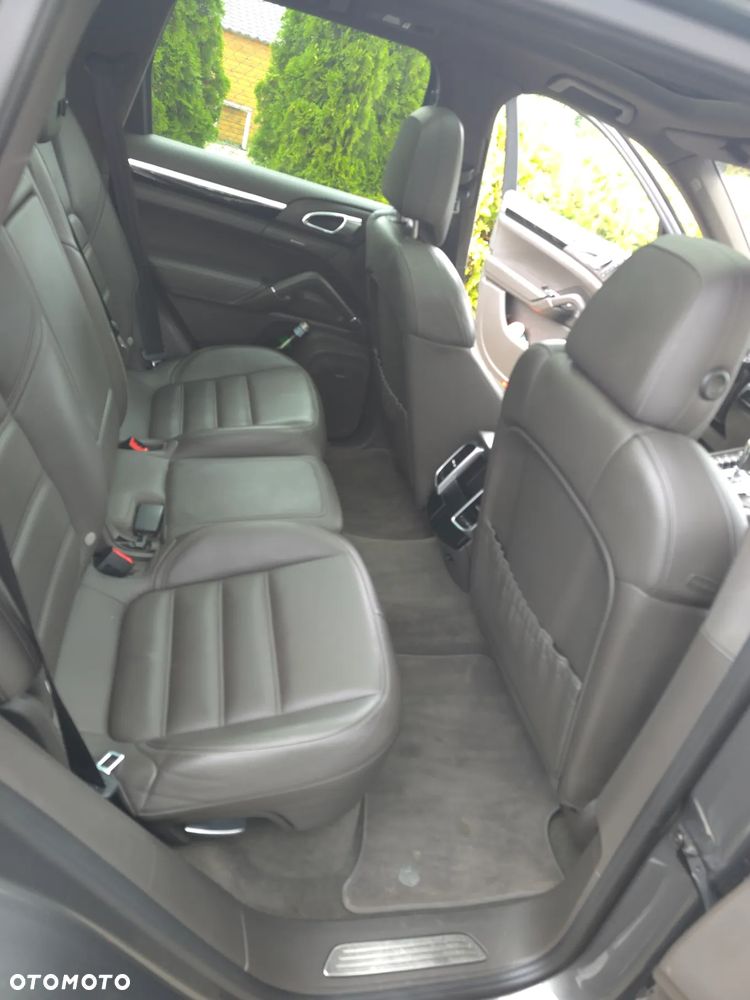 Porsche Cayenne Standard - 21