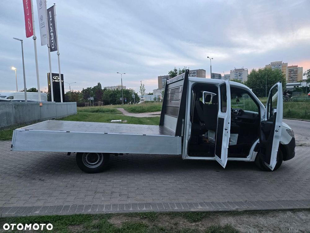 Mercedes-Benz Sprinter - 2