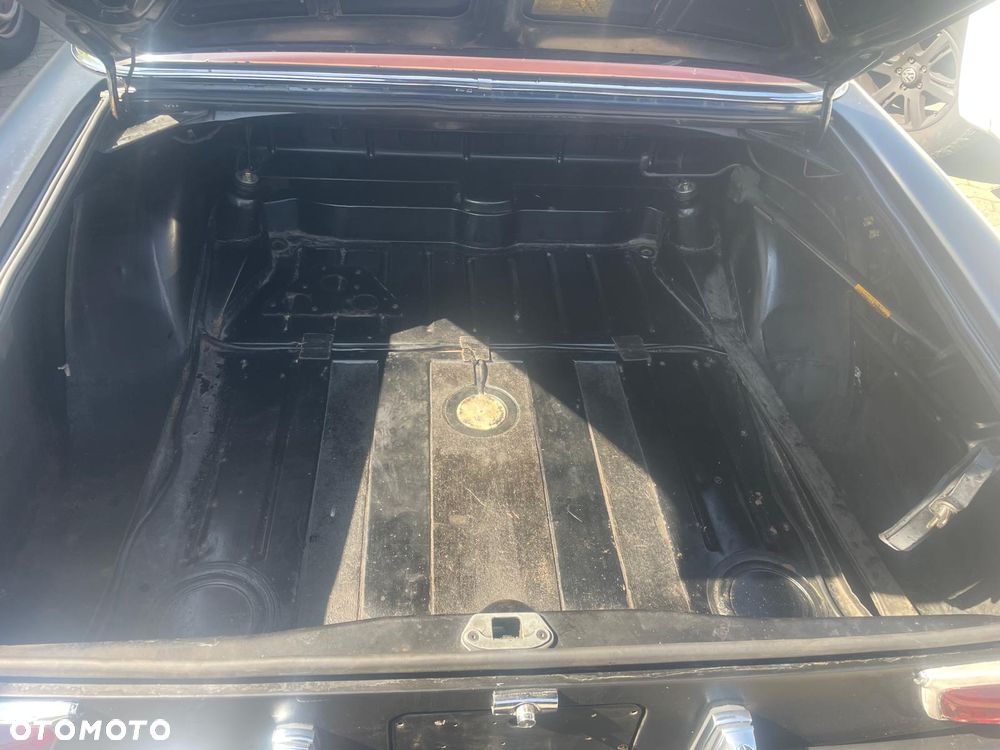 Mercedes-Benz W111 - 14